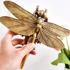 1PC Personality Creative Resin Material Golden Dragonfly Home Decoration Crafts Wall Hanging, Collectible Hanging Ornaments For Insect Lovers, Handmade Combination Picture Frame Insect Decoration Accessories, Creative Hanging Ornaments